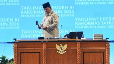 Prabowo Kritik Keras Kabel Listrik Berseliweran dan Spanduk Bertebaran di Jalan: Tertibkan Segera!