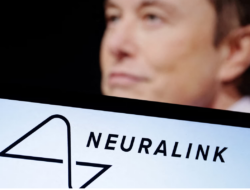 Elon Musk Bakal Produksi Massal Chip Otak Neurolink, Ubah Sinyal Otak Jadi Perintah Digital