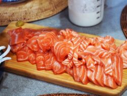 Makan Sushi Mentah, Halal Atau Haram?