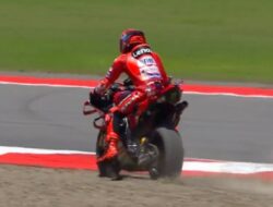 Aturan Baru FIM di MotoGP 2026, Pembalap Yang Jatuh Tak Bisa Langsung Masuk Sirkuit