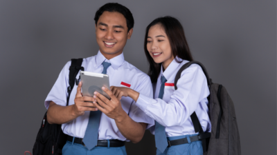 Disdik Jakarta Larang Siswa SD Hingga SMA Gunakan Smartphone dan Smartwatch Selama Jam Sekolah