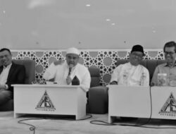 HRS Rapatkan Barisan! Serukan Usut Tuntas Kasus Ijazah hingga Tangkap dan Adili Jokowi