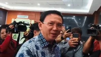 Ahok Bongkar Praktik “Kencing” BBM Pertamina Dari Tanker ke Kapal Kecil di Tengah Laut