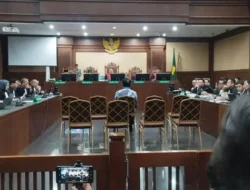 Blak-blakan, Ahok Sebut Kebijakan Jokowi Tak Naikkan Harga BBM Bikin Pertamina ‘Berdarah-darah’