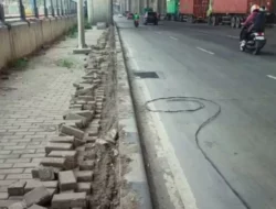 Nekat! Maling Bongkar 200 Meter Trotoar Jalan Raya Cilincing, Demi Gondol Kabel PJU