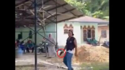 Viral! Aksi Koboi Oknum Kades di Padanglawas Utara Sumut, Kejar Warga Sambil Tenteng Pistol