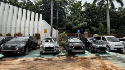 KPK Sita 5 Mobil Operasional Tersangka Kasus Bea Cukai, Diduga Dibeli Dari Korupsi Importasi