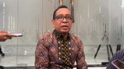 Pemerintah Terbitkan SKB 7 Menteri Atur Penggunaan AI di Pendidikan, Batasan Sesuai Usia