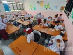 Mendikdasmen Abdul Mu’ti Wajibkan Siswa Menulis Tangan di Sekolah