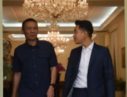 Rismon Sianipar Sambangi Gibran di Istana Wapres, Akui Ijazah Jokowi 100 Persen Asli
