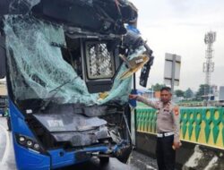 Terlalu Sering Kecelakaan, FPPJ Tuding Direksi Transjakarta Merusak Citra Pramono Anung
