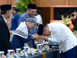 Buya Yahya Ajak Masyarakat Perbanyak Doa Untuk Presiden Prabowo Agar Amanah