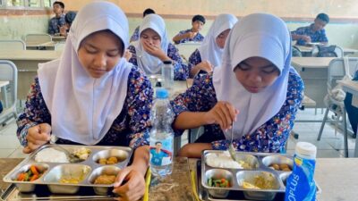 Rocky Gerung Sarankan MBG Ditunda Jika Harga Energi dan Bahan Pokok Naik