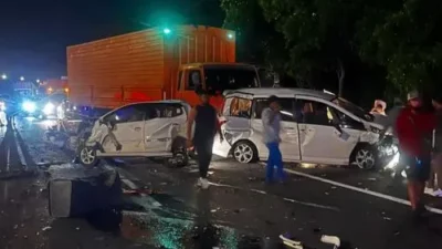 Kronologi Kecelakaan Maut di Km 93 Tol Cipularang, Truk Kontainer Tabrak Beruntun 9 Kendaraan