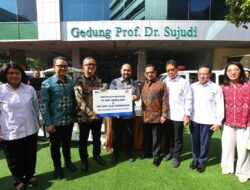 Nurani Astra Salurkan Bantuan Ambulans dan Alat Kesehatan untuk Mendukung Pemulihan Masyarakat Pascabencana di Sumatra