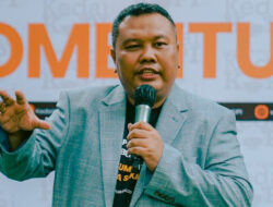 Hendri Satrio: Pejabat Yang Dekat Dengan Rakyat Jangan Takut Dicap Pencitraan