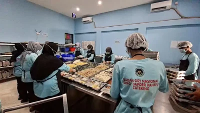 Menu Ada Belatung Hingga Lauk Basi, BGN Setop Sementara Operasional 47 Dapur MBG