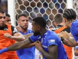 Pertandingan Cruzeiro dan Atlético Mineiro di final Campeonato Mineiro Rusuh, Wasit Keluarkan 23 Kartu Merah