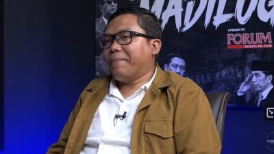 Pangi Syarwi Chaniago Sentil Seskab Teddy: Saya 17 Tahun Jadi Pengamat, Tidak Inflasi!