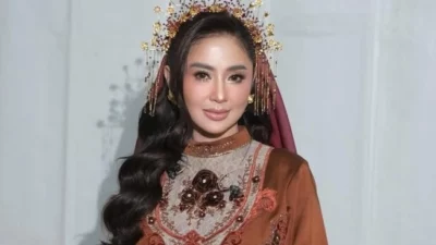 Dewi Perssik Heran Masih Dinyinyirin Padahal Keluarkan Ratusan Juta Rupiah Untuk Beras dan THR Tetangganya