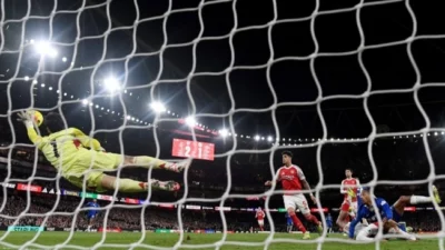 Peter Schmeichel: Arsenal Takkan Berada di Puncak Premier League Tanpa David Raya