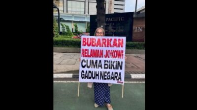 Warganet Desak Bubarkan Relawan Jokowi: Sampah Harus Disingkirkan!
