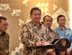 Menko Airlangga Hartarto Soal Rupiah Jeblok: Permintaan Dolar Sedang Tinggi Saat Haji