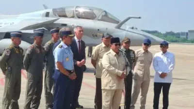 Disiram Air Kembang, Prabowo Serahkan 6 Jet Tempur Rafale dan 4 Unit Falcon ke TNI AU