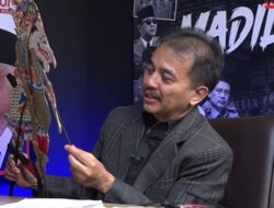 Roy Suryo: Gibran Plek Ketiplek Copy Paste Jokowi, Bahkan Lebih Parah!