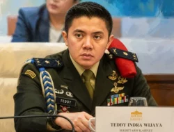 Teddy di Titik Kuasa: Dari Ajudan Presiden Jokowi Hingga Seskab Prabowo Rasa Perdana Menteri