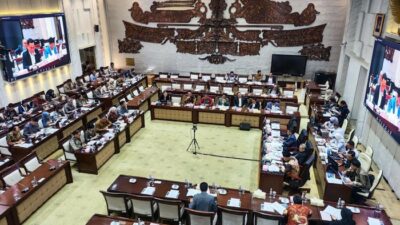Muhidin M Said Tagih Langkah Gubernur BI Cegah Rupiah Terus Merosot: Kelas Menengah Terdampak!