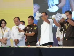 Palsu! Kejagung Hancurkan 14 Jam Tangan Mewah Koruptor TPPU ASABRI Jimmy Sutopo