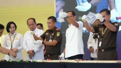 Palsu! Kejagung Hancurkan 14 Jam Tangan Mewah Koruptor TPPU ASABRI Jimmy Sutopo