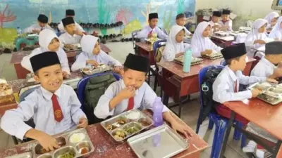 MBG Disetop Sementara Saat Libur Sekolah, Yahya Zaini: Momentum Evaluasi Total MBG