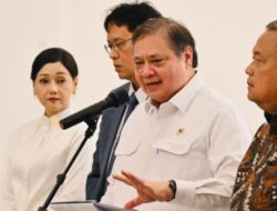 Menko Airlangga Hartarto Ungkap Stimulus Baru Untuk Industri: Bea Masuk LPG dan Bahan Baku Plastik Nol Persen!