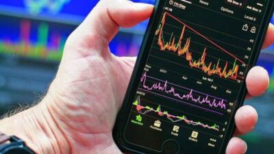 MBG Diguncang Skandal, Rupiah Ikut Tertekan IHSG Ikut Tumbang