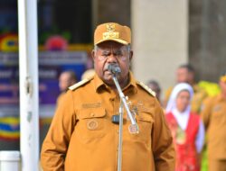 Elisa Kambu, Gubernur Papua Barat yang Hidup dan Bekerja Bersama Rakyat