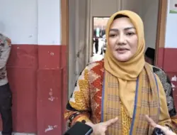 Adde Rosi Prihatin Guru Honorer Hanya Dapat Rp. 300 Ribu Sebulan: Ketimpangan Kesejahteraan!