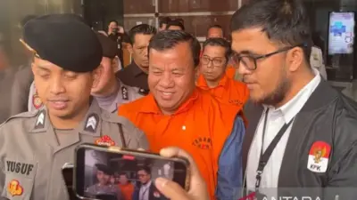 Bupati dan Sekda Kuansing Resmi Menjadi Tahanan KPK