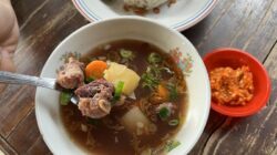 Unik! Warkop 24 Jam di Pamulang Sajikan Sop Daging dan Es Susu Tape Ketan