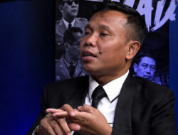 Ahmad Khozinudin Sentil PKS: Larut dan Sibuk Nikmati Legitnya Kue Kekuasaan
