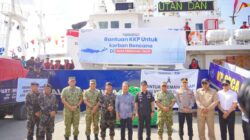 Menteri KKP Trenggono Lepas Kapal Orca 06 Bawa Bantuan Makanan dan Obat-obatan ke NTT